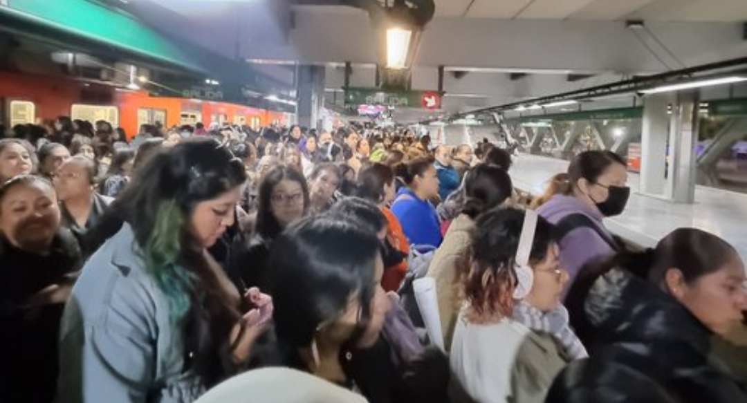 Qu Pasa En La L Nea Del Metro De Esto Se Est N Quejando Los