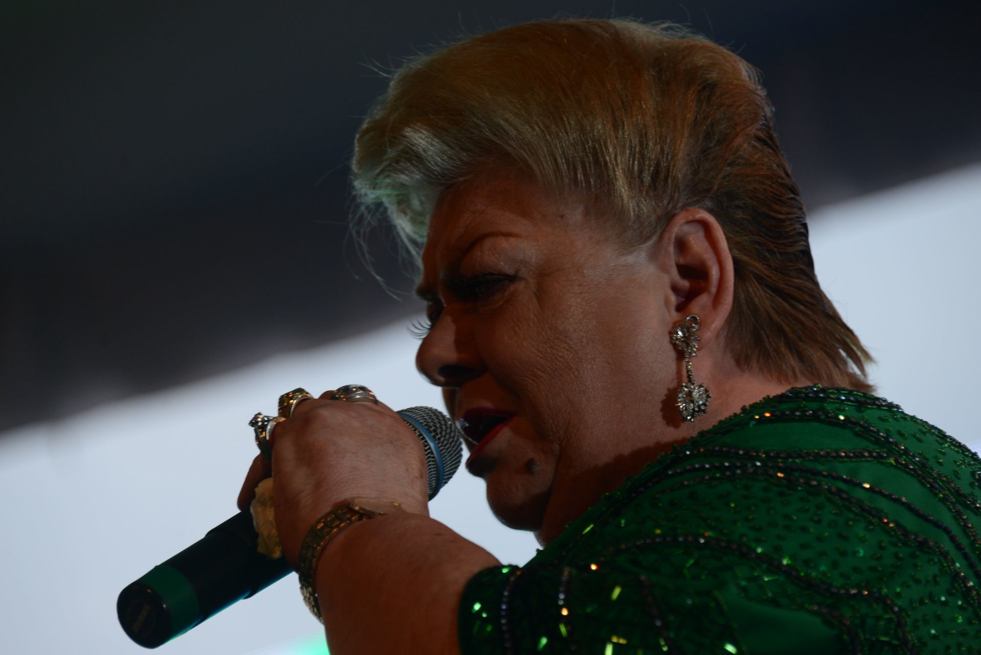 Murió Paquita la del Barrio: famosos lamentan su fallecimiento