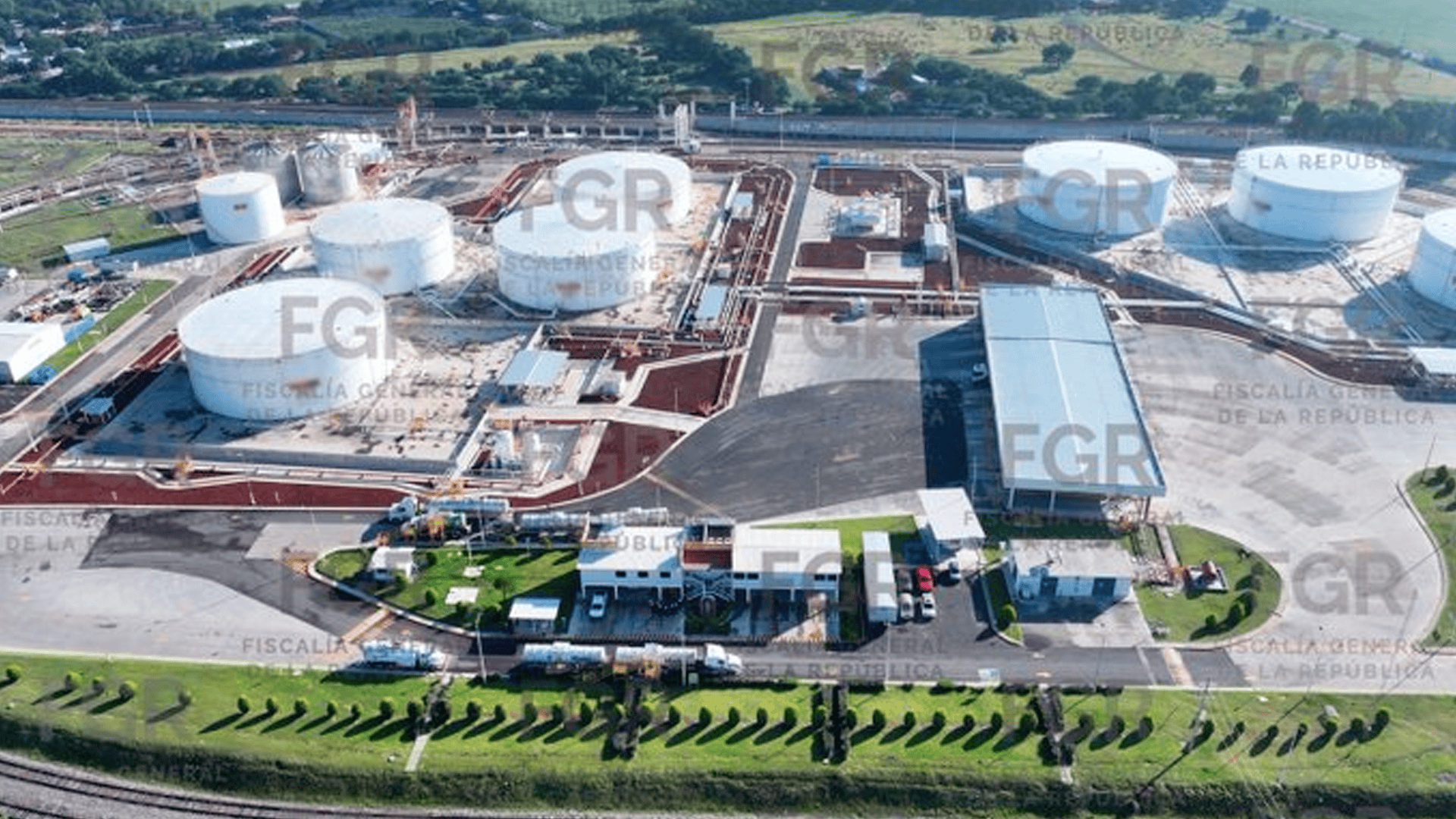 En la terminal de Gas Natural del Noroeste en San José Iturbide, la FGR aseguró 59 millones de litros de combustible en septiembre de 2026