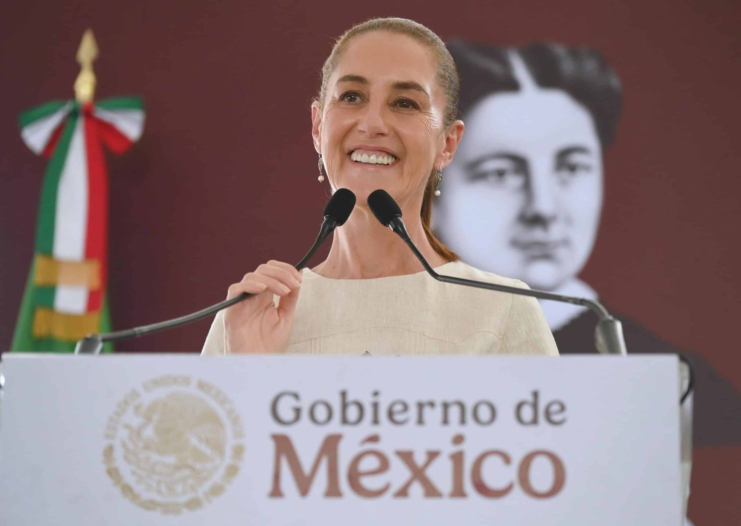 Claudia Sheinbaum habló sobre la posible salida de Zoé Robledo del IMSS y señaló que deben evaluarse las condiciones del instituto y atender las demandas de sus trabajadores