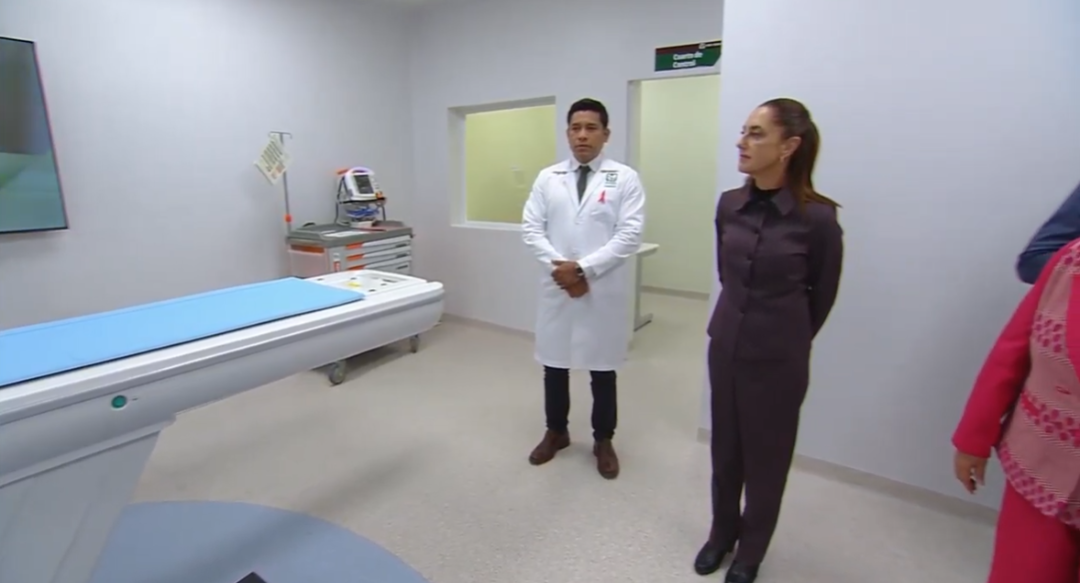 Claudia Sheinbaum recorre Hospital Oncológico de la Mujer