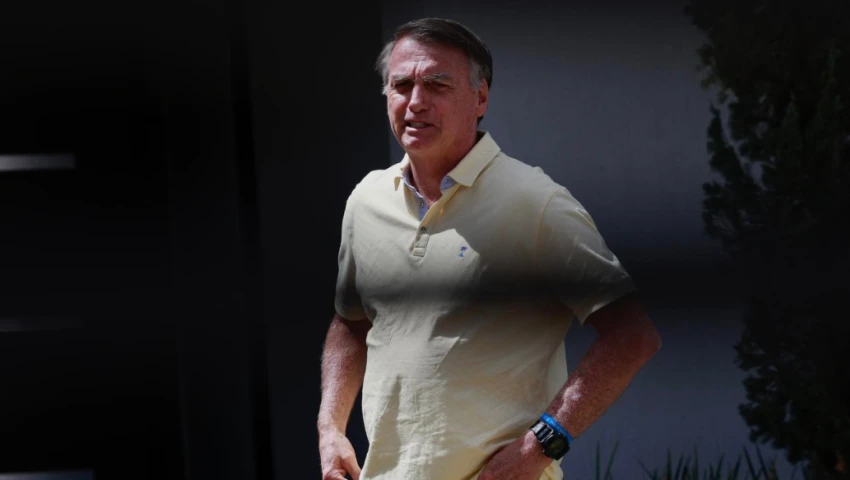 Jair Bolsonaro es hospitalizado de emergencia