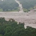 Timelapse muestra desbordamiento del río Guadalupe en Texas tras lluvias extremas