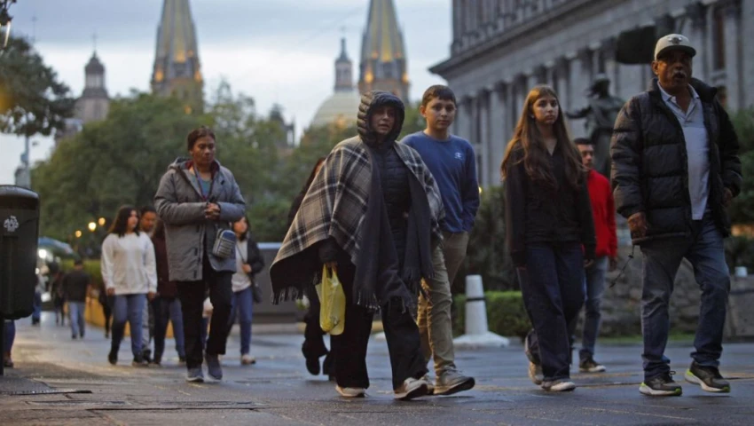 ¡Uno más! Llega nuevo frente frío a México: ¿Dónde y a qué hora lloverá hoy?