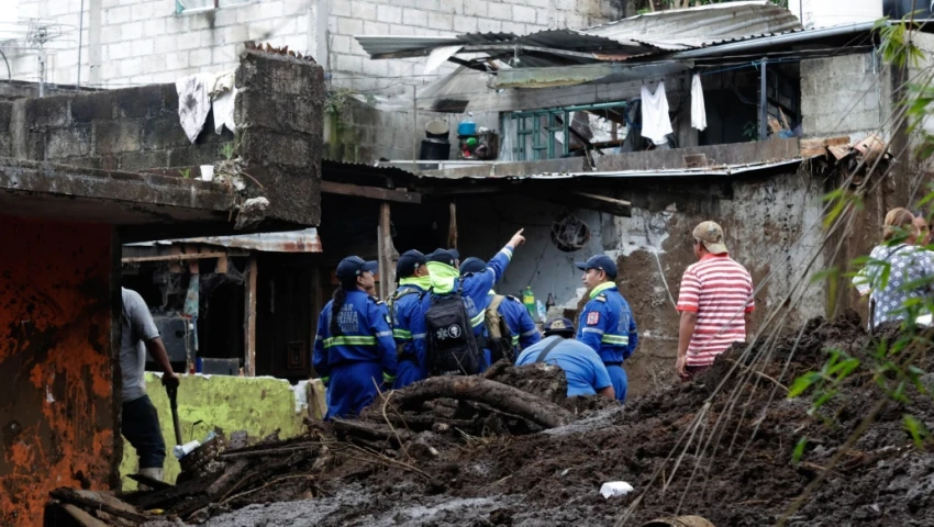 Van 70 muertos por lluvias en México Van 70 muertos por lluvias en México