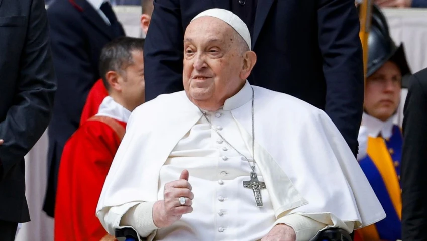 VIDEO| Así apareció el papa Francisco este Sábado de Gloria: ¿Participará en el Domingo de Resurrección?