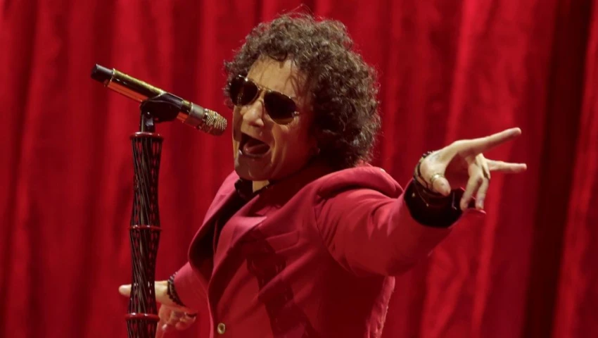 VIDEO| Enrique Bunbury detiene show en Quito y explota contra fan: “Todo el put* concierto grabando”