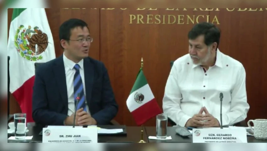 Zhu Jian y Gerardo Fernández Noroña Zhu Jian y Gerardo Fernández Noroña