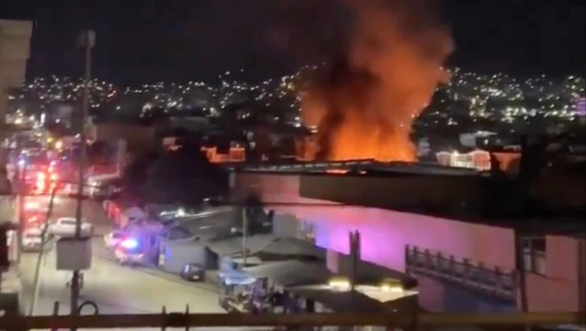Mercado Central en llamas por explosión de pirotecnia
