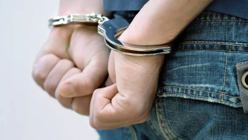 Detienen a adolescente tras dispararle a su mamá Detienen a adolescente tras dispararle a su mamá
