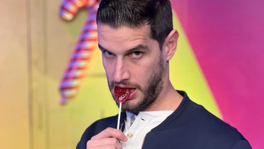 Adrián Marcelo le tira hate al Team Mar