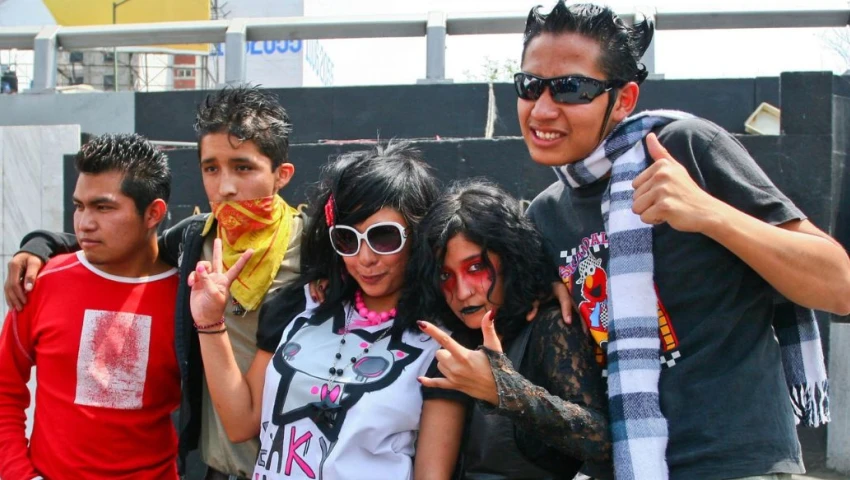Así se vive la Marcha Emo 2025 en CDMX: Ruta, alternativas viales y concierto