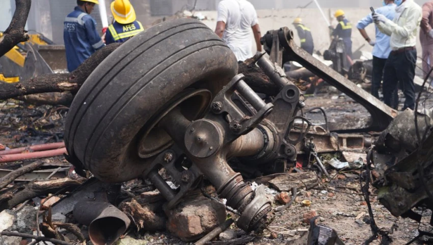 Así quedó el avión de Air India tras el accidente aéreo en Ahmedabad |IMÁGENES