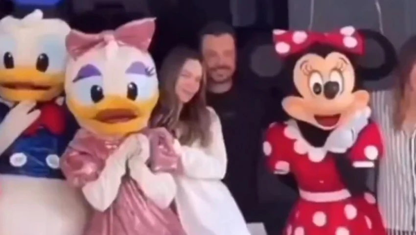 Belinda y José Luis García Parra en Disney: ¿Quién es el supuesto novio de la cantante? | FOTOS y VIDEO