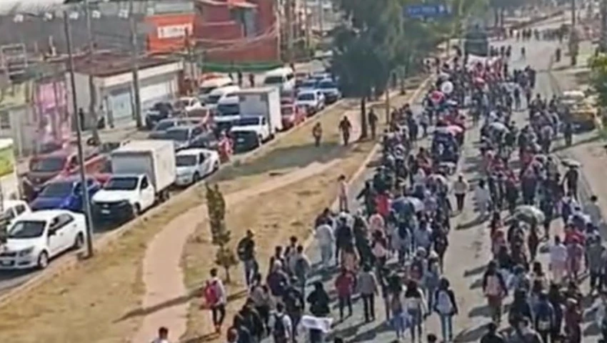 Bloqueos en Ixtapaluca: Estudiantes hacen megaprotesta, aquí las rutas alternas