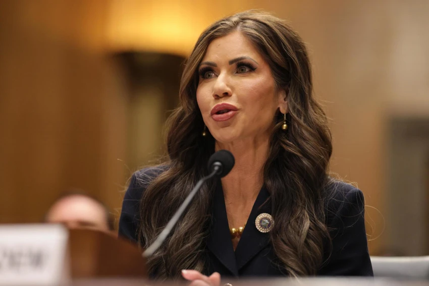 Kristi Noem, secretaria de Seguridad Nacional