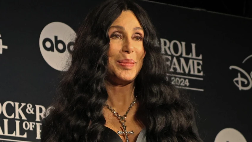 La cantante Cher lanzó un libro con sus memorias.