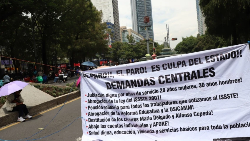Bloqueos de la CNTE Bloqueos de la CNTE