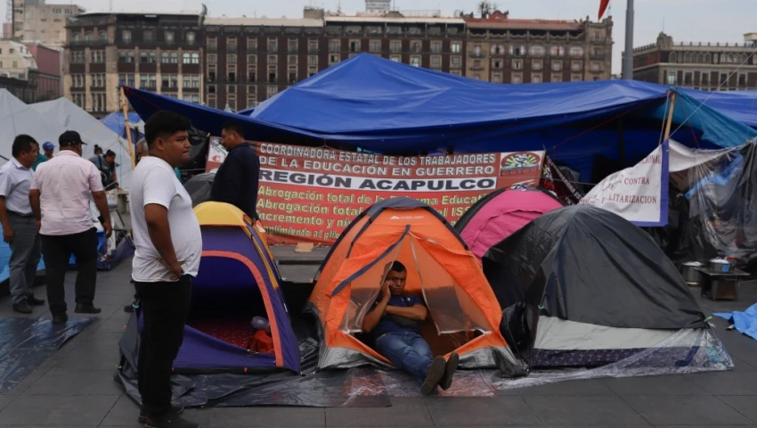 Plantón de la CNTE en el Zócalo Plantón de la CNTE en el Zócalo