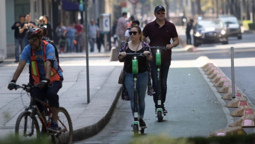 Esto es lo que deben hacer los propietarios de scooters para poder circular en CDMX
