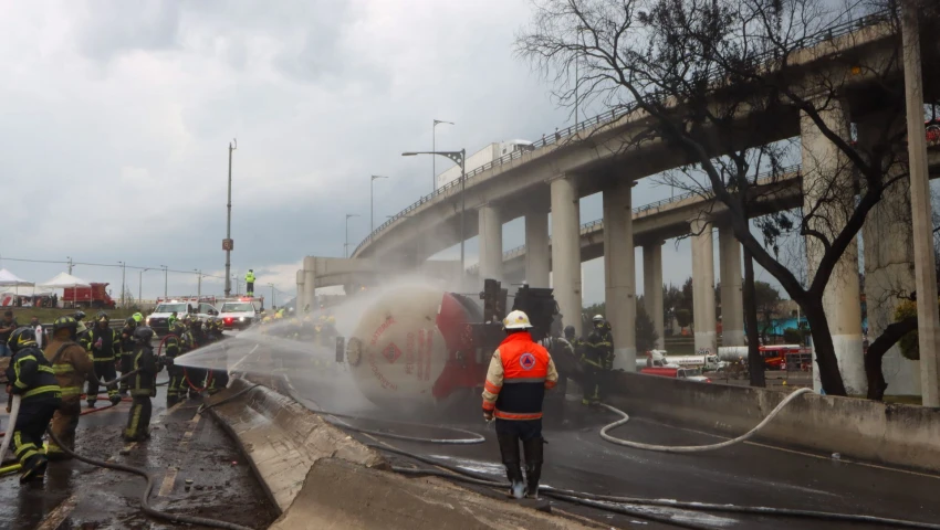 Exceso de velocidad, posible causa de la explosión de pipa en Iztapalapa: Fiscalía CDMX