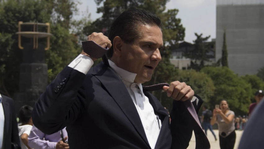 exgobernador de Michoacán, Silvano Aureoles Conejo, suspensión provisional, orden de aprehensión