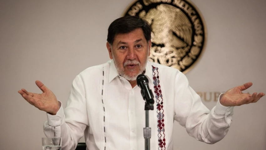 Fernández Noroña propone dar refugio en México