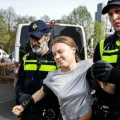 Greta Thunberg detenida en Bruselas durante protesta contra subvenciones a energías fósiles