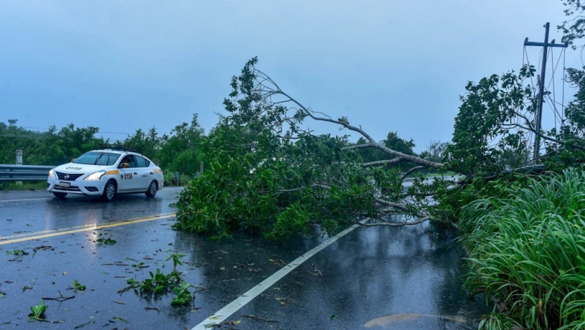 John, tormenta tropical