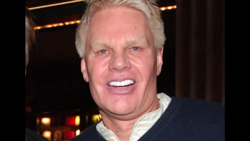Exdirector de Abercrombie & Fitch detenido por tráfico sexual tras investigación del FBI