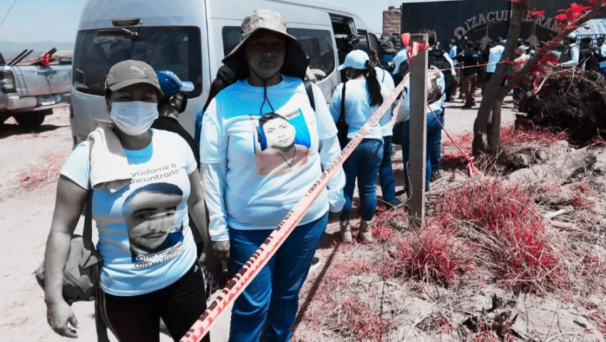 "Es un circo", acusaron familiares de desaparecidos.