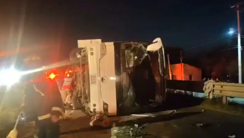 Menores entre las víctimas: lo que se sabe del accidente de autobús en Hualahuises, Nuevo León