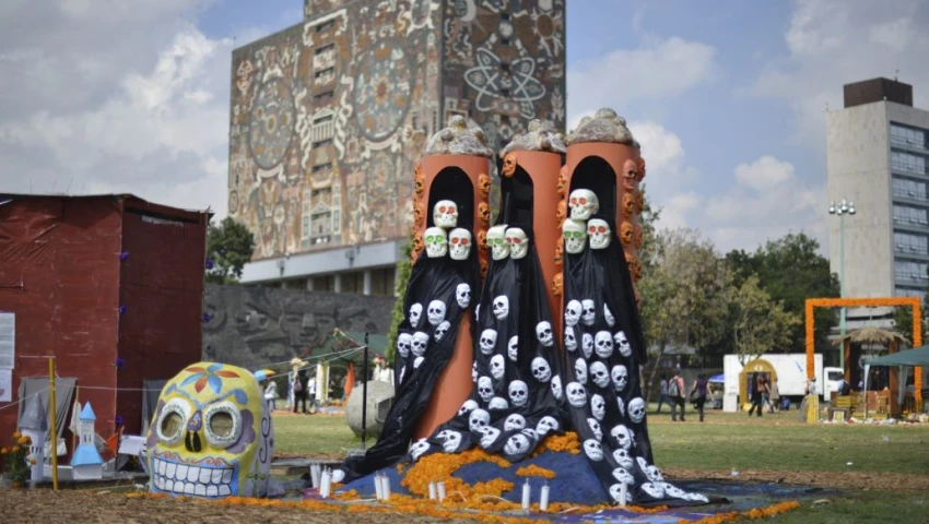 Megaofrenda UNAM 2024: Un homenaje al cine mexicano a través del Día de Muertos
