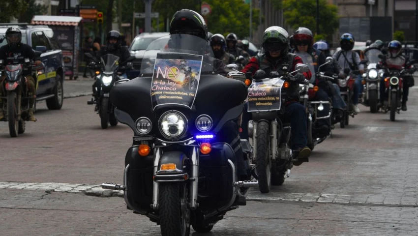 Rechazan motociclistas "Ley Chaleco", acusan violación a sus derechos