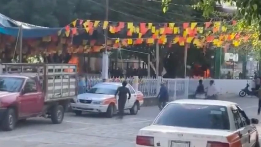 Linchamiento en Olinalá: Queman a dos presuntos secuestradores en el Zócalo