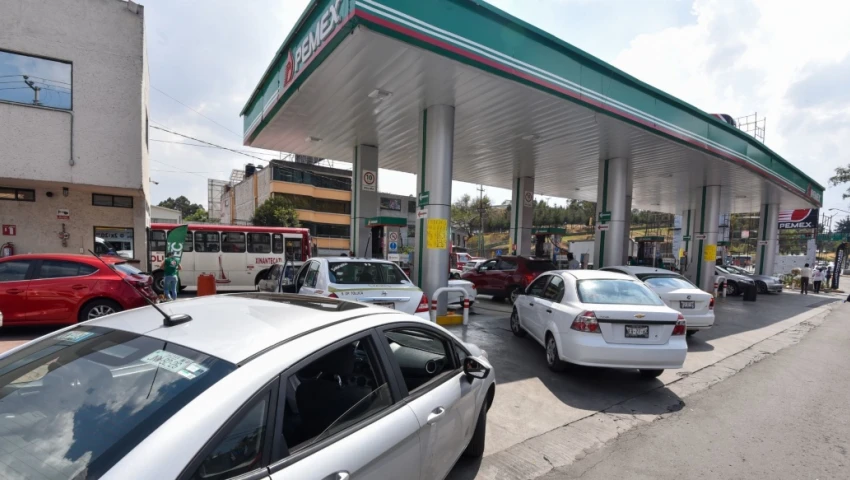 Empresarios firman pacto sobre el precio de la gasolina