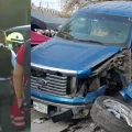 VIDEO| Camioneta a toda velocidad arrasa con puestos y personas en mercado de Monterrey