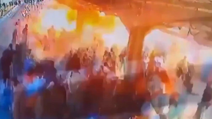VIDEO| Momento EXACTO de la explosión en estación de tren de Pakistán: ¿Qué está detrás del ataque?