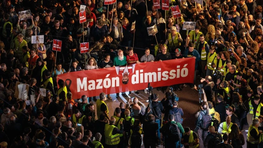 Calles de Valencia en silencio: Manifestación masiva contra el gobierno por la DANA