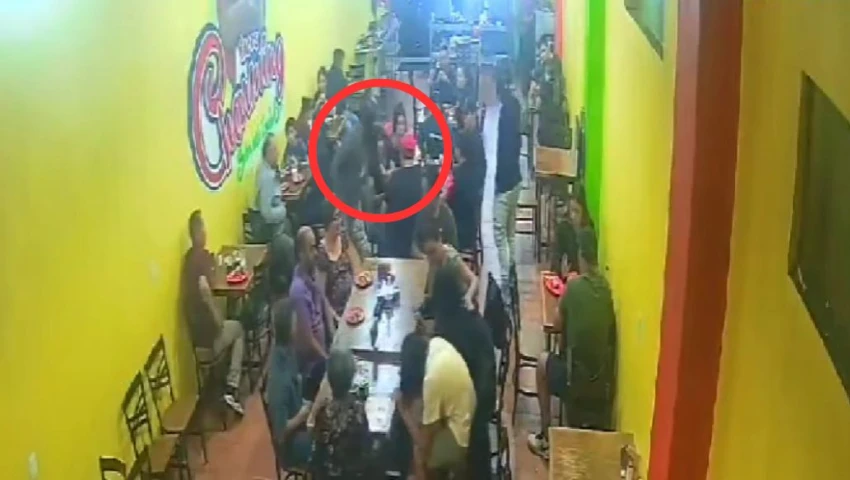 VIDEO| Asalto en taquería de Morelos: Niños bajo las mesas y sujeto que abandona a su familia