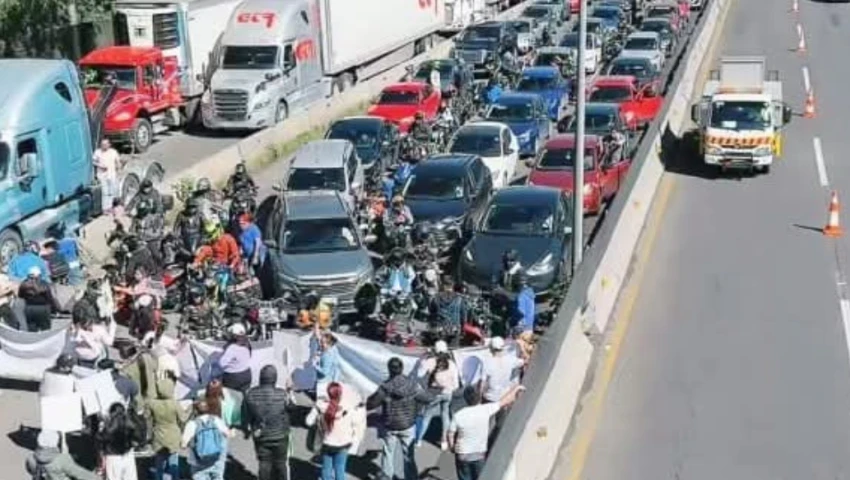 Protesta por el caso Kimberly en Periférico Protesta Kimberly en Periférico