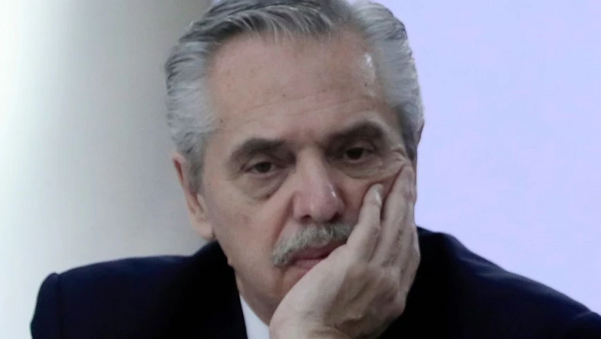 Procesan a Alberto Fernández, expresidente de Argentina, por agresiones a su exesposa