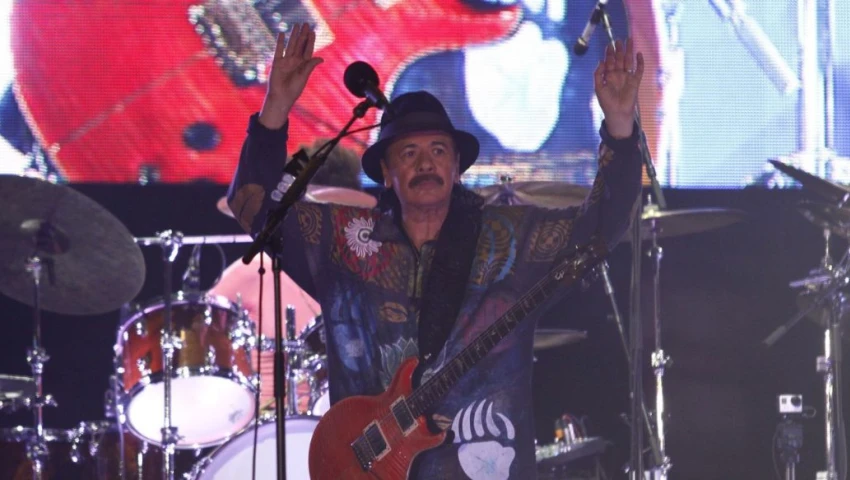 ¿Qué le pasó a Carlos Santana? Esto se sabe sobre su salud y el futuro de su gira