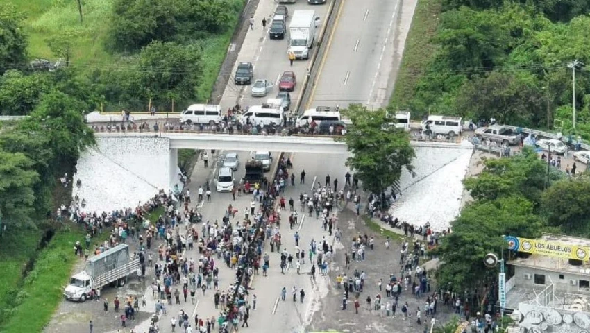 ¿Qué pasa en la Autopista del Sol? Bloqueo en la carretera México-Acapulco paraliza tránsito