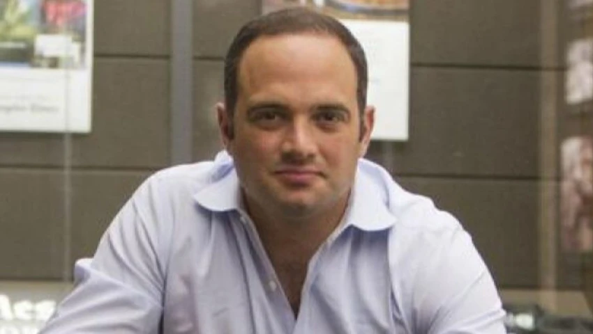 ¿Quién es León Krauze? El hijo de Isabel Turrent que la despidió con un emotivo mensaje