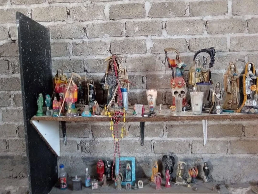 En el rancho Izaguirre se encontraron altares dedicados a la Santa Muerte.