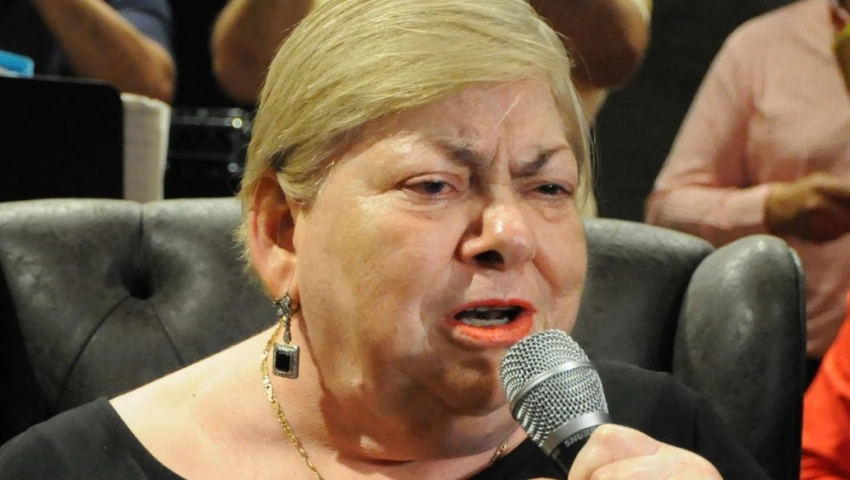 A quién le dedicó Paquita la del Barrio la canción de "Rata de dos patas"