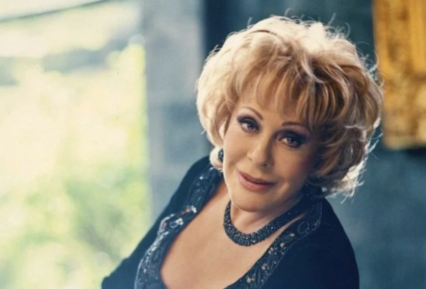Amores de Silvia Pinal