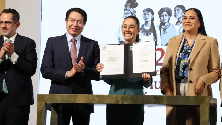 Sheinbaum firma decreto maíz transgénico Claudia Sheinbaum firma decreto contra maíz transgénico